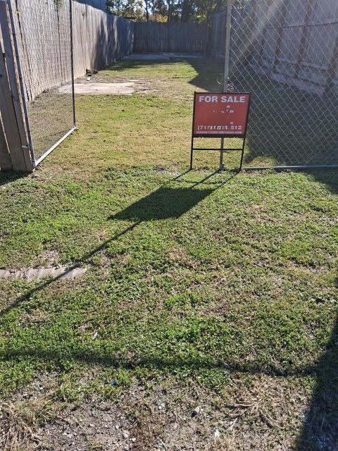 629 E 37th Street Houston TX 77022