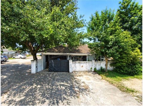 Photo of 2525 Warwick Road, Houston, TX 77093 (MLS # 57086992)