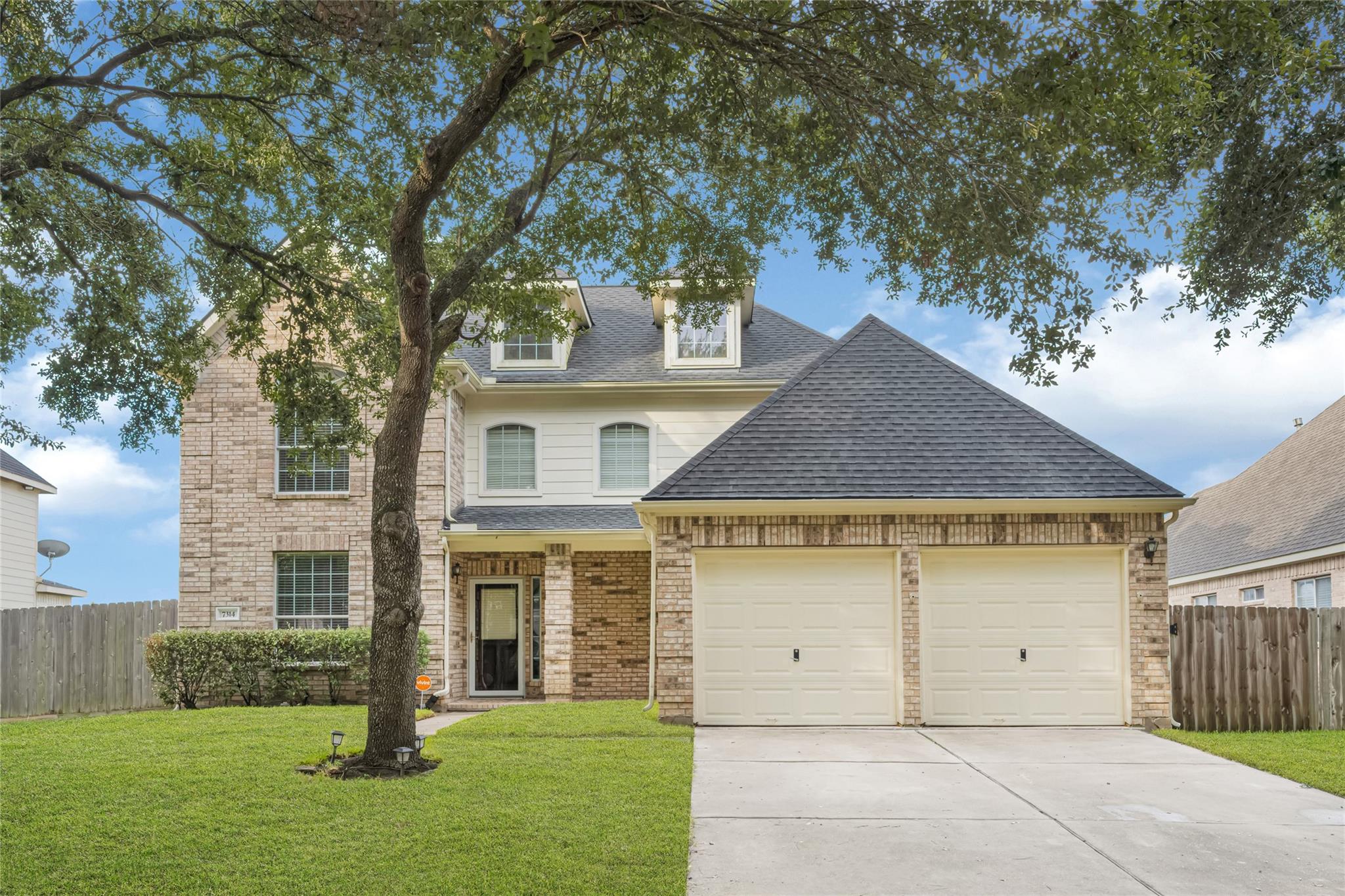 7314 Wooded Lake Lane