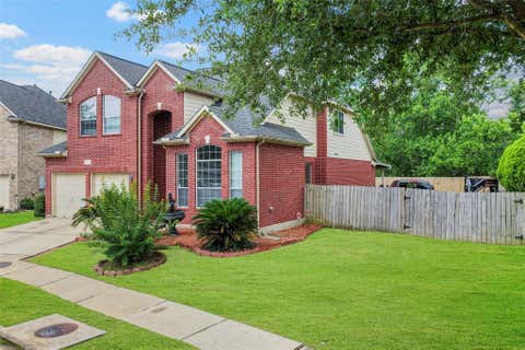 Homes For Sale - 226 Persimmon Drive<br/> Harris County, Baytown, TX 77520