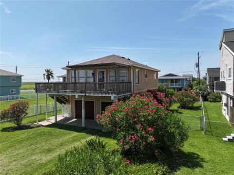 Photo of 16716 Fletcher Christian Road, Jamaica Beach, TX 77554 (MLS # 24030259)