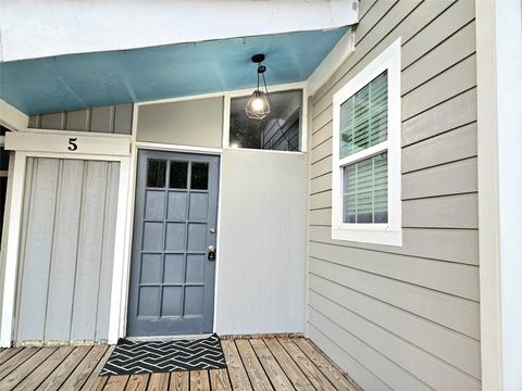 Photo of 4419 W Bayshore Drive #5, Bacliff, TX 77518 (MLS # 42746322)