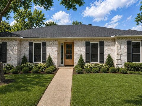 Photo of 6206 Yarwell Drive, Houston, TX 77096 (MLS # 85829754)
