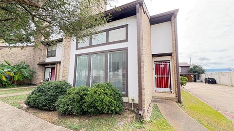 Photo of 6633 W Airport Boulevard #101, Houston, TX 77035 (MLS # 85306579)