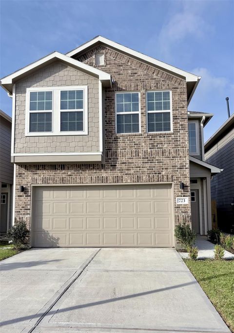 Photo of 723 Majestic Eagle Court, Houston, TX 77090 (MLS # 65313421)