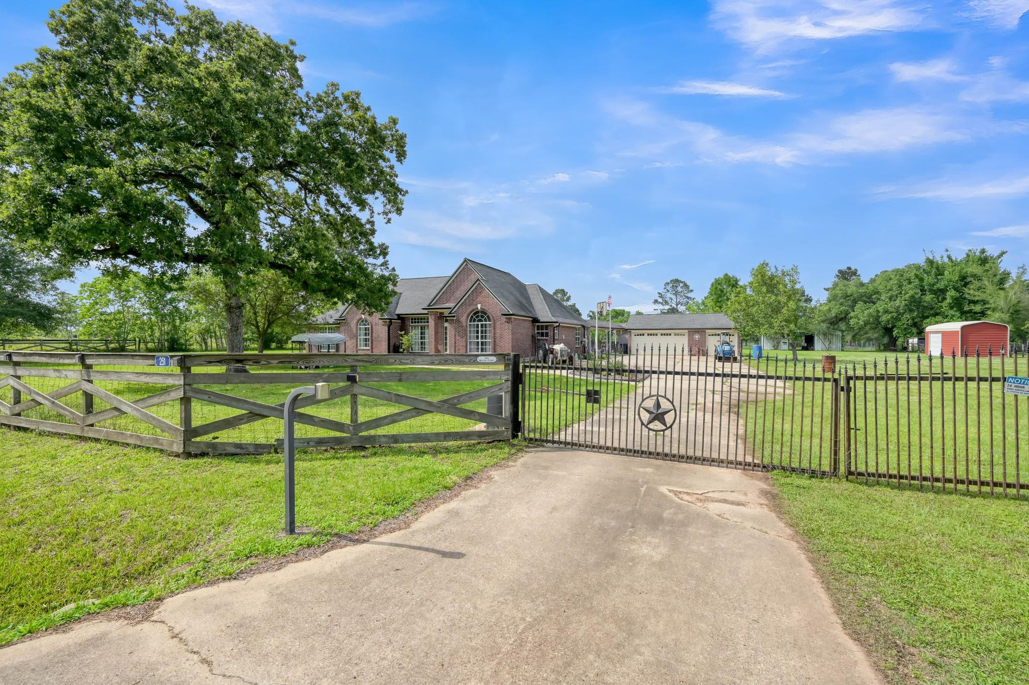 251 Petty Road