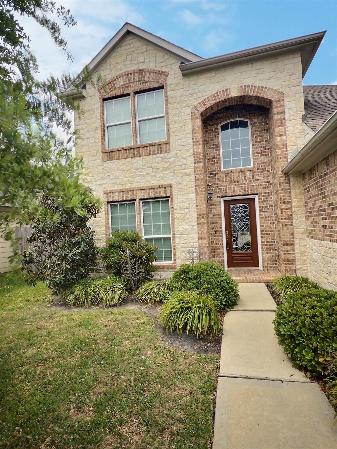 118 Silverglen Court