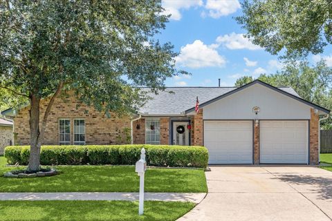 Photo of 1926 Meadow Creek Drive Dr, Pearland, TX 77581 (MLS # 98273318)