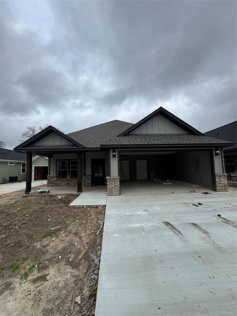 Homes For Sale - 1209 S 14th Street<br/> Jefferson County, Nederland, TX 77627