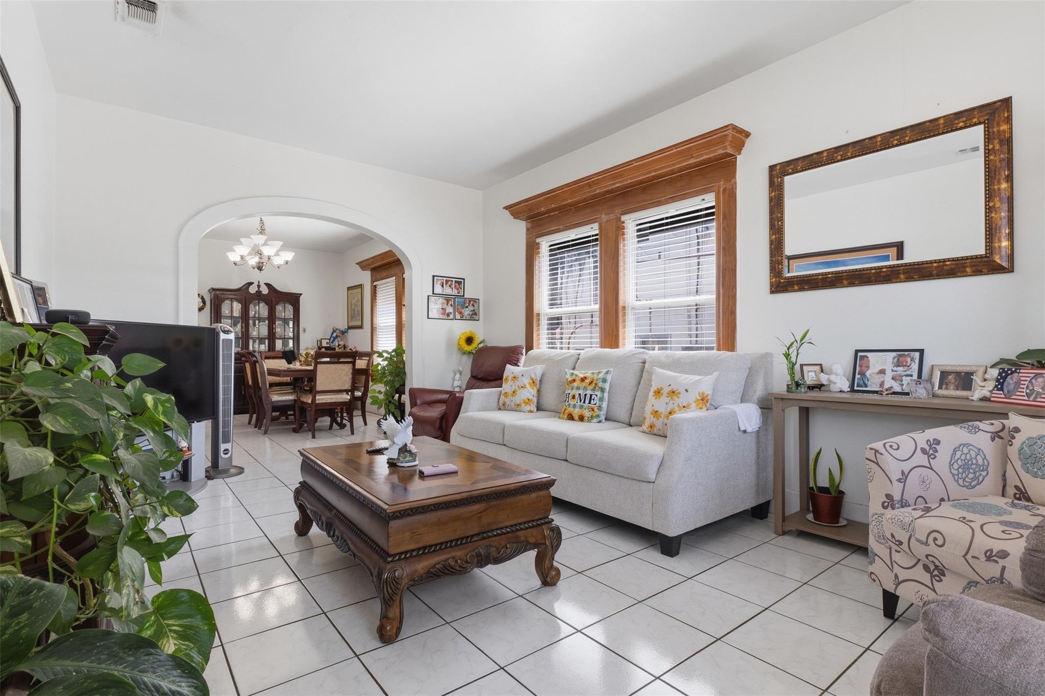 5005 Avenue O 1/2