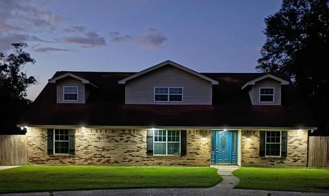 Photo of 3320 Pelican Street, Orange, TX 77630 (MLS # 3233029)