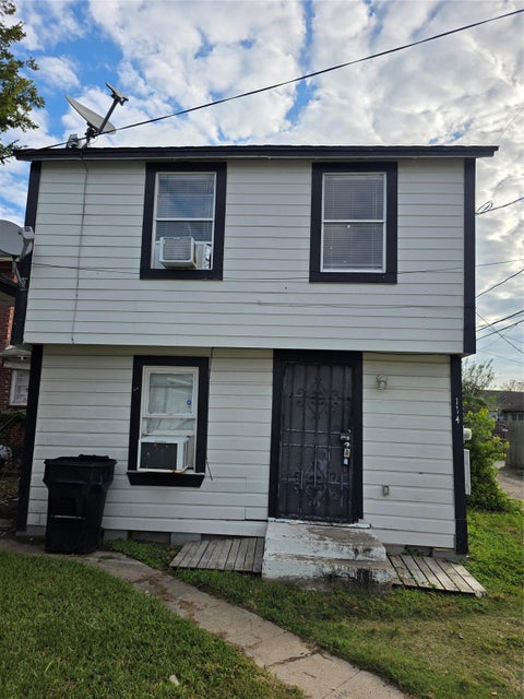 Photo of 114 Canton Street #1/2, Houston, TX 77012 (MLS # 86614524)
