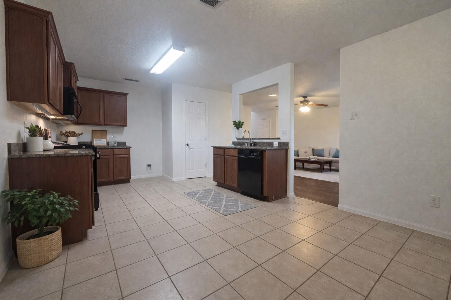 9914 Pearl Creek Lane