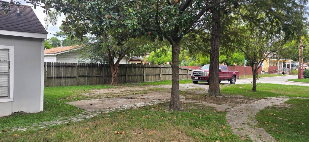 Photo of 813 N Avenue D, Humble, TX 77338 (MLS # 49267692)