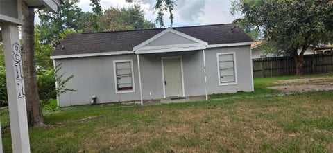 Photo of 813 N Avenue D, Humble, TX 77338 (MLS # 49267692)