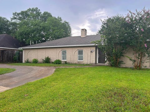 Photo of 11007 Hillcroft Avenue, Houston, TX 77096 (MLS # 25179555)