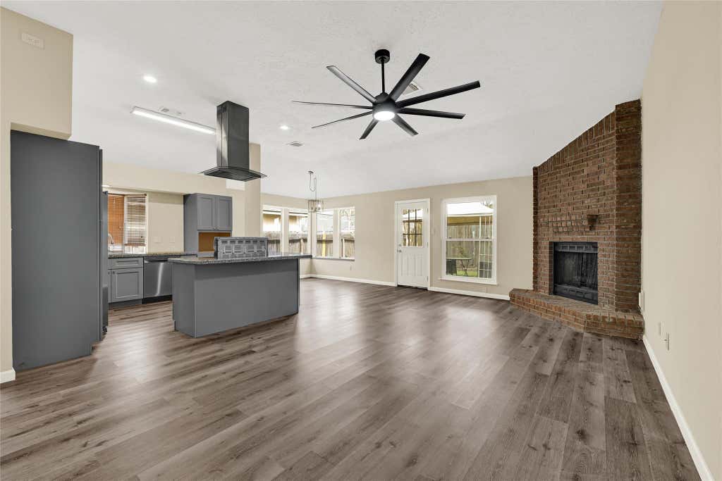 Photo of 5306 Shady Gardens Drive, Houston, TX 77339 (MLS # 31681817)