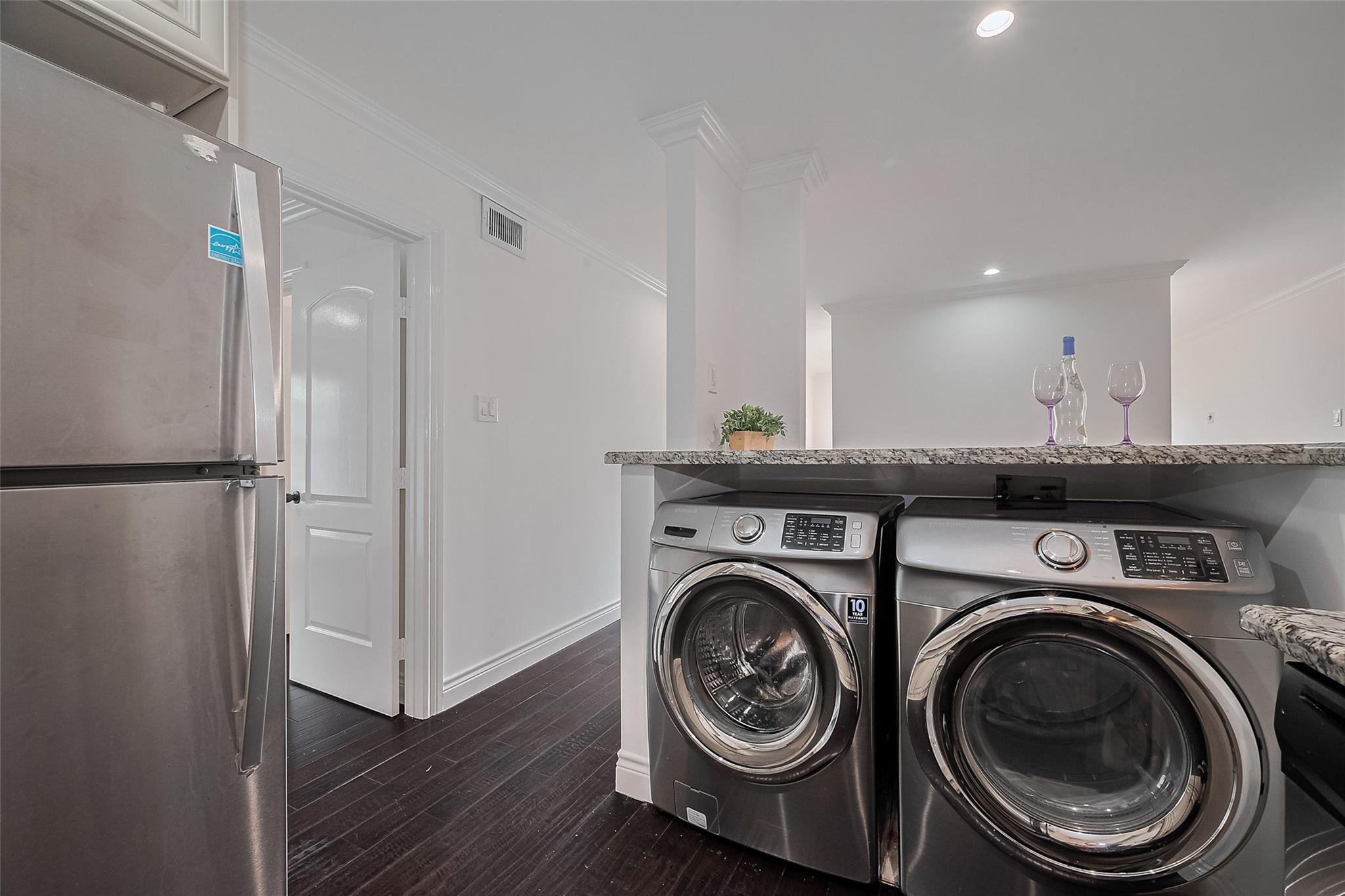 Houston, Texas 77057, United States, 2 Bedrooms Bedrooms, ,2 BathroomsBathrooms,Residential,Active,160343