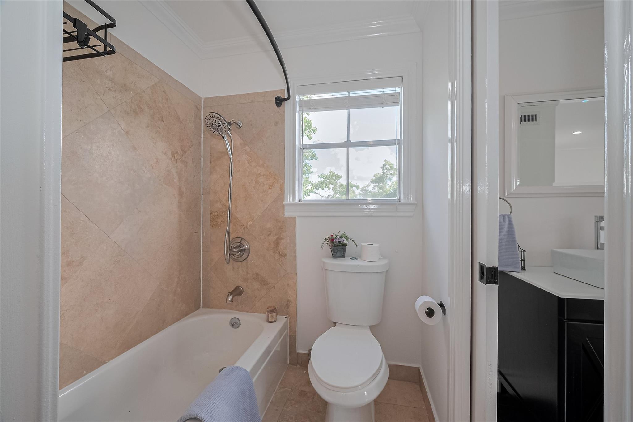 Houston, Texas 77057, United States, 2 Bedrooms Bedrooms, ,2 BathroomsBathrooms,Residential,Active,160343