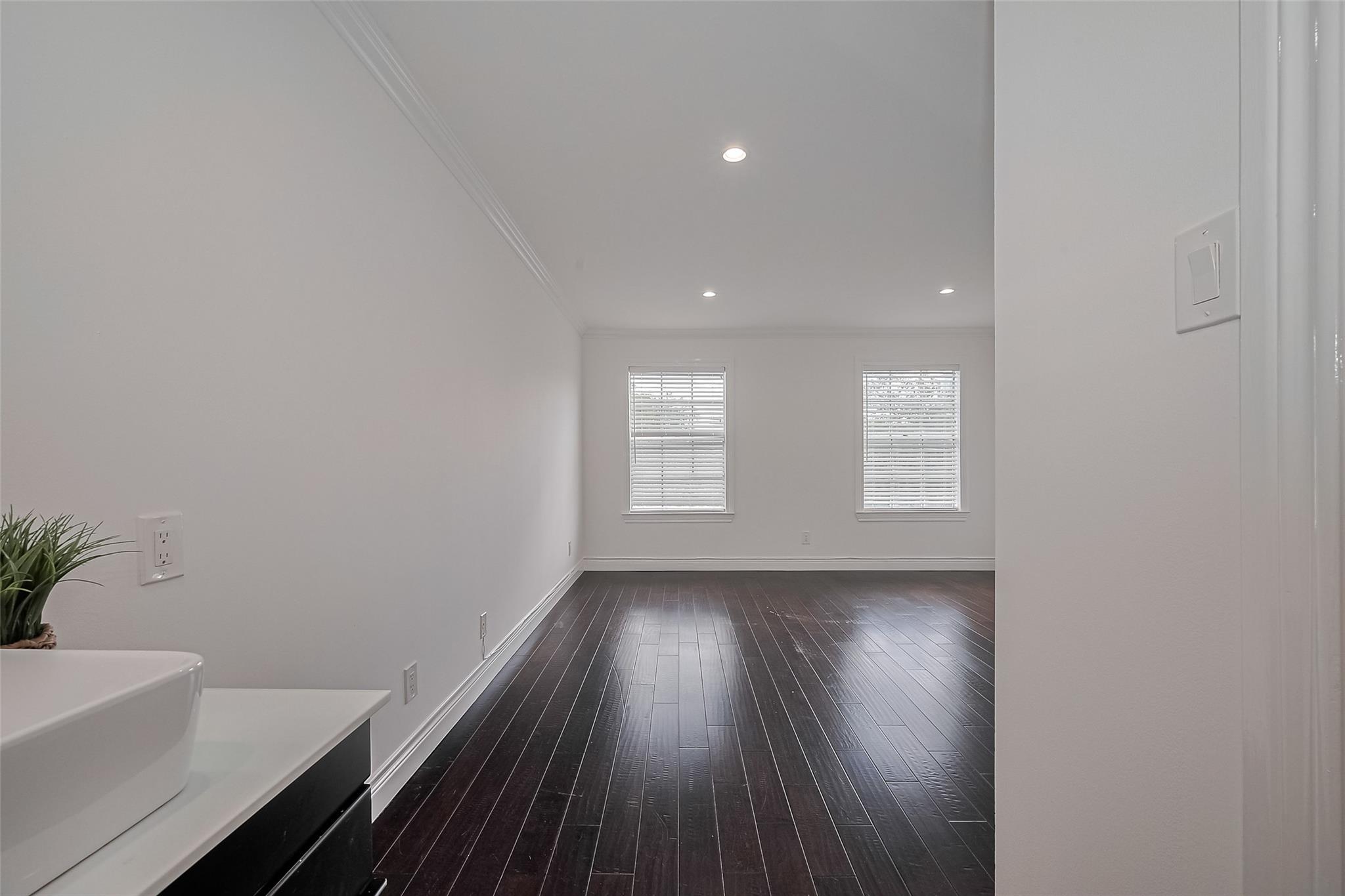 Houston, Texas 77057, United States, 2 Bedrooms Bedrooms, ,2 BathroomsBathrooms,Residential,Active,160343