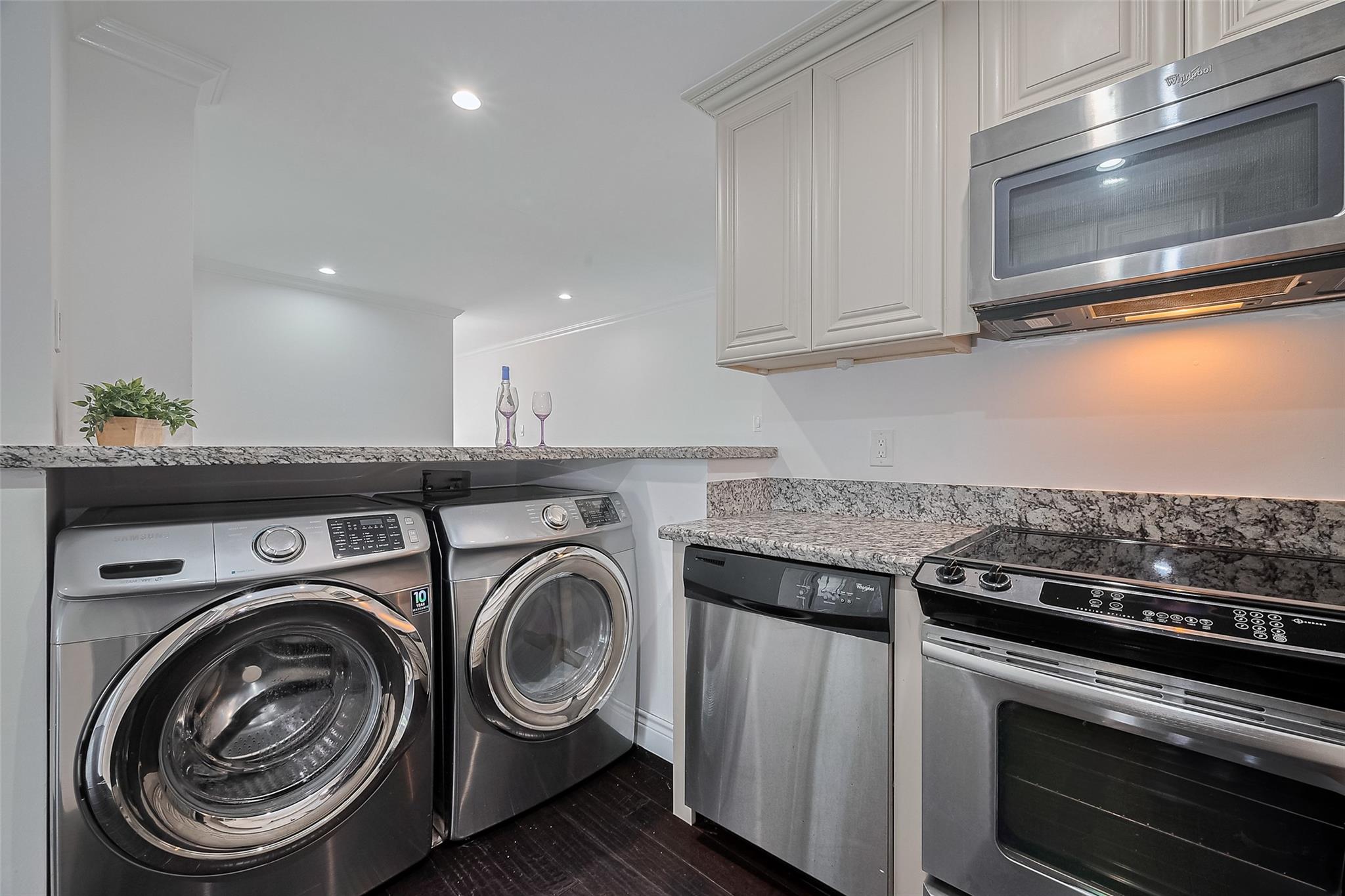 Houston, Texas 77057, United States, 2 Bedrooms Bedrooms, ,2 BathroomsBathrooms,Residential,Active,160343