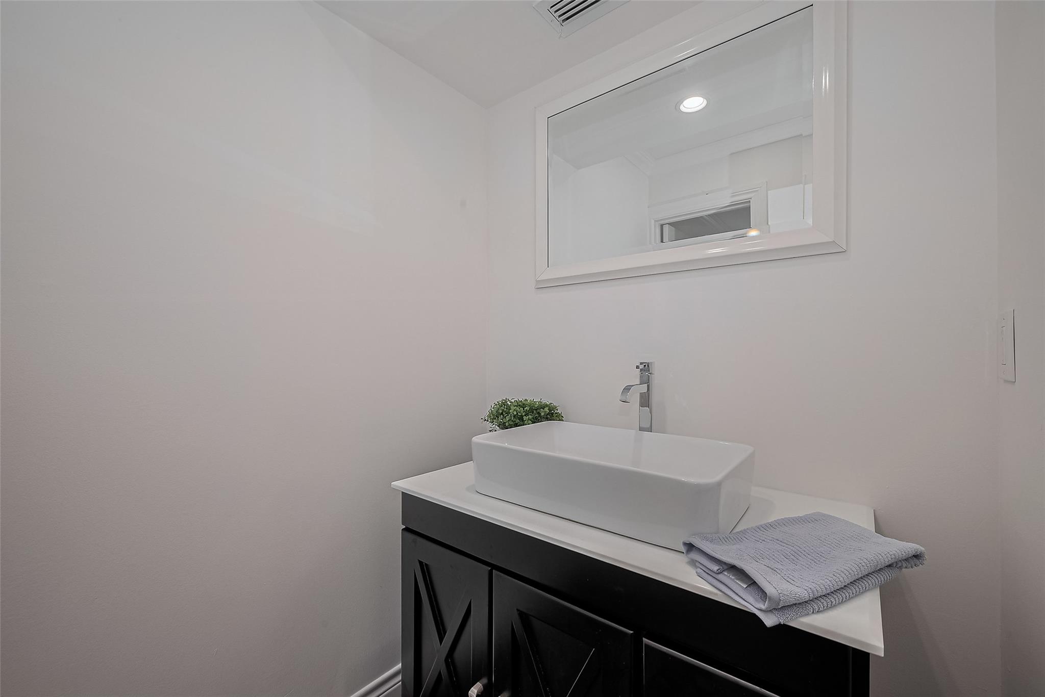 Houston, Texas 77057, United States, 2 Bedrooms Bedrooms, ,2 BathroomsBathrooms,Residential,Active,160343