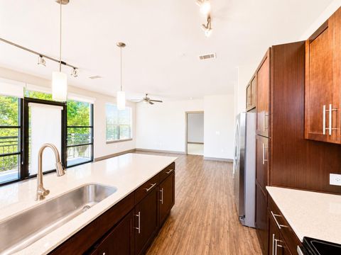 Tiny photo for 2910 Milam St Street #1130, Houston, TX 77006 (MLS # 61801324)