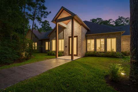 Photo of 12111 S Tara Plantation Drive S, Tomball, TX 77375 (MLS # 60018039)