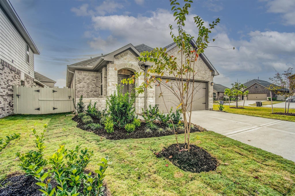 Photo of 9304 Colonial Bent Court, Conroe, TX 77385 (MLS # 16943184)