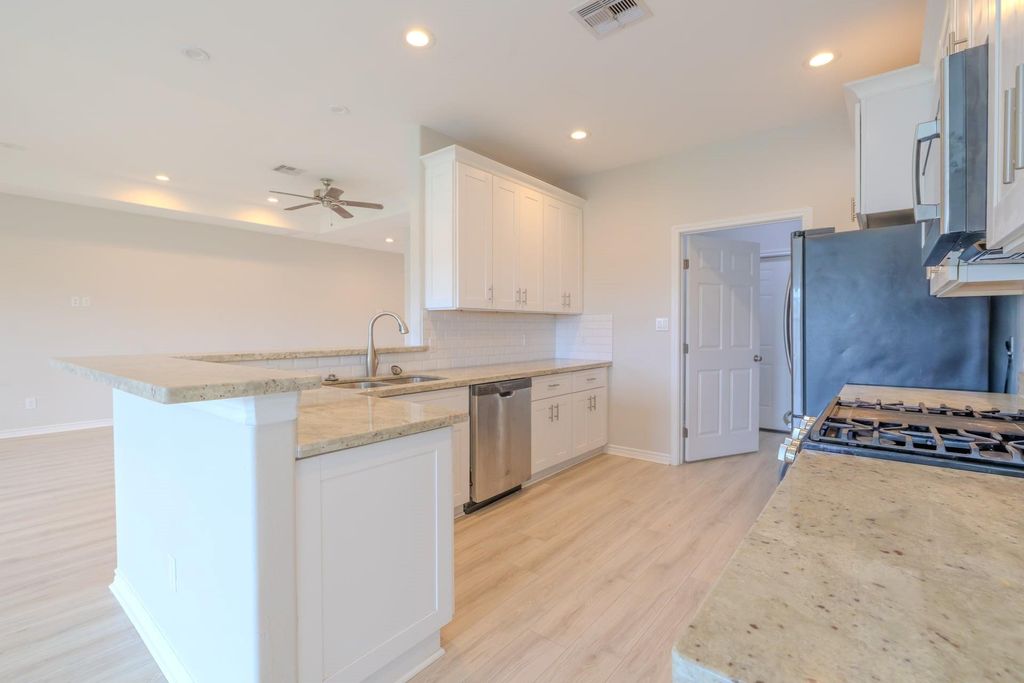 Photo of 2422 Cardinal Drive, Bay City, TX 77414 (MLS # 89947676)