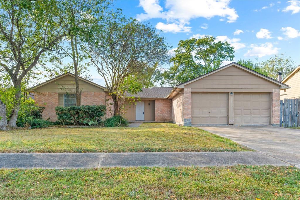 Photo of 2942 Heritage Colony Drive, Webster, TX 77598 (MLS # 63651909)