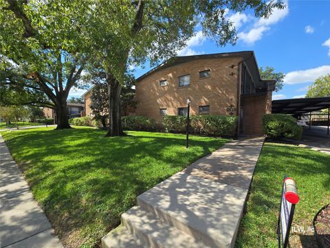 Photo of 8818 Ilona Lane #6, Houston, TX 77025 (MLS # 28679789)