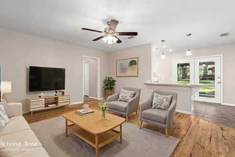 Photo of 107 Eastwood Place, Lufkin, TX 75901 (MLS # 42143300)