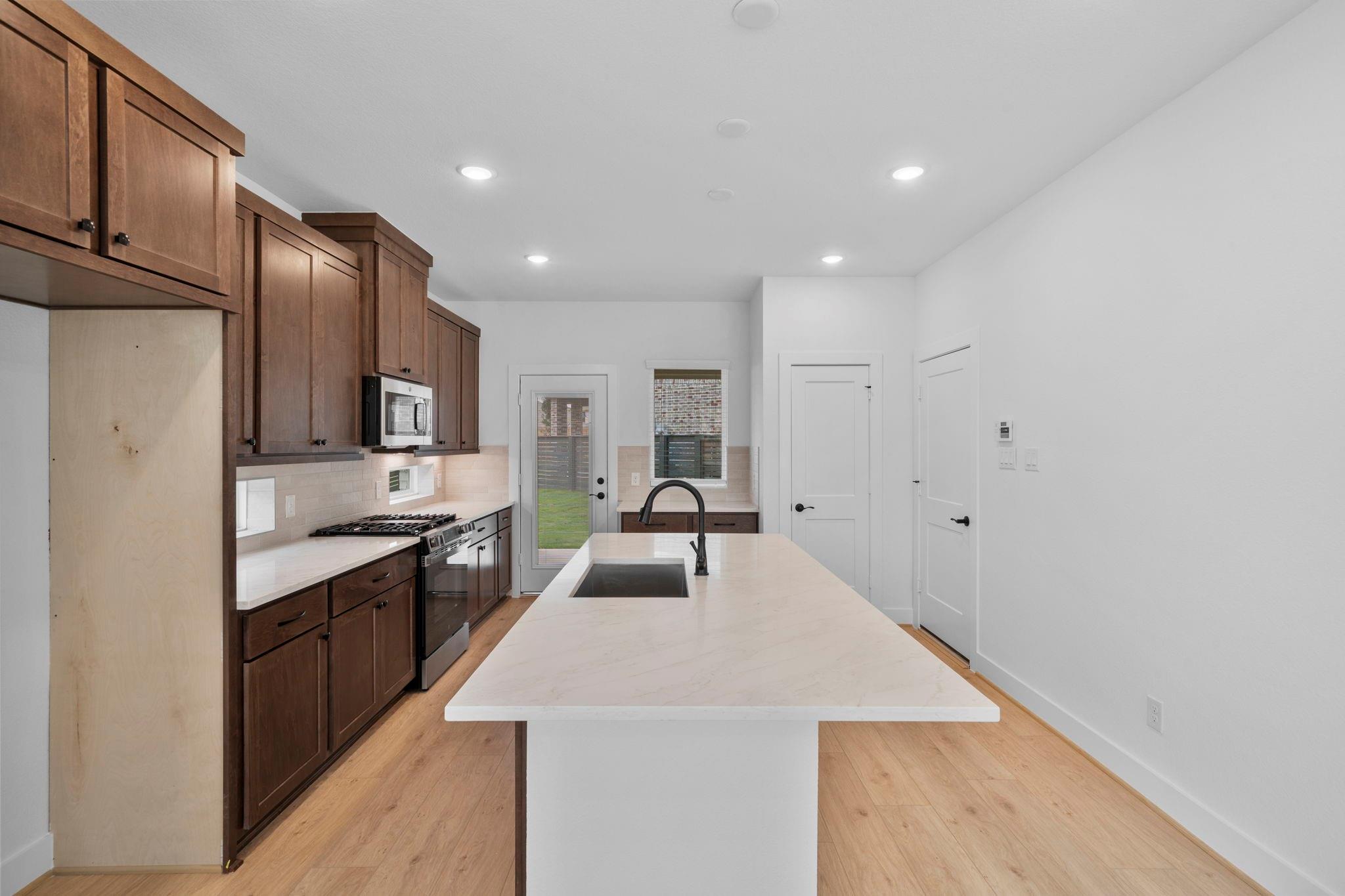 21203 Creeping Bentrass Drive