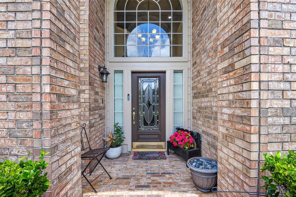 2419 BAY HILL DR, BAYTOWN, TX 77523 - Image eb06fa1cacf2dca932a55f62d2cd2e51/3004895924