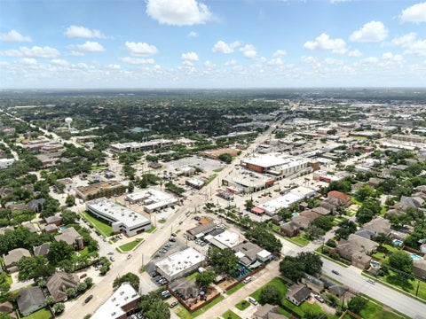 Tiny photo for 6305 S Rice Avenue, Bellaire, TX 77401 (MLS # 53521040)