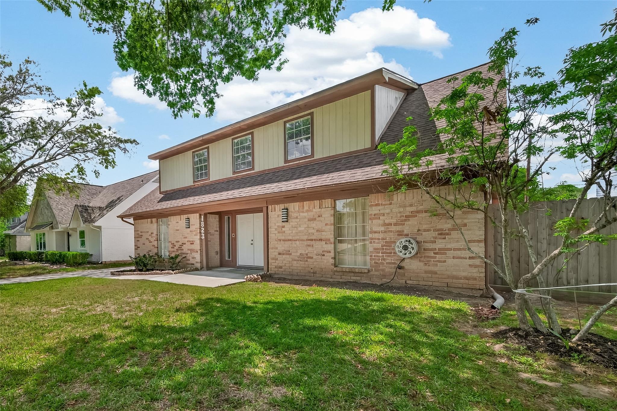 1823 Pinewood Court