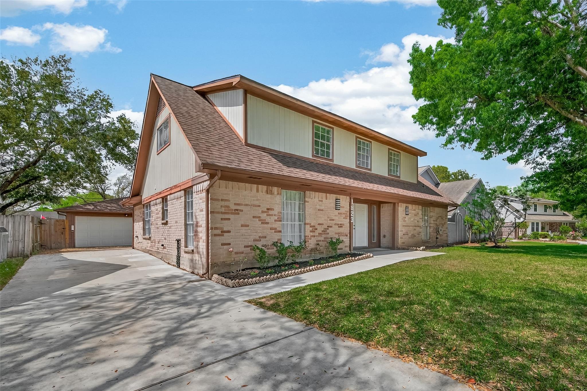 1823 Pinewood Court