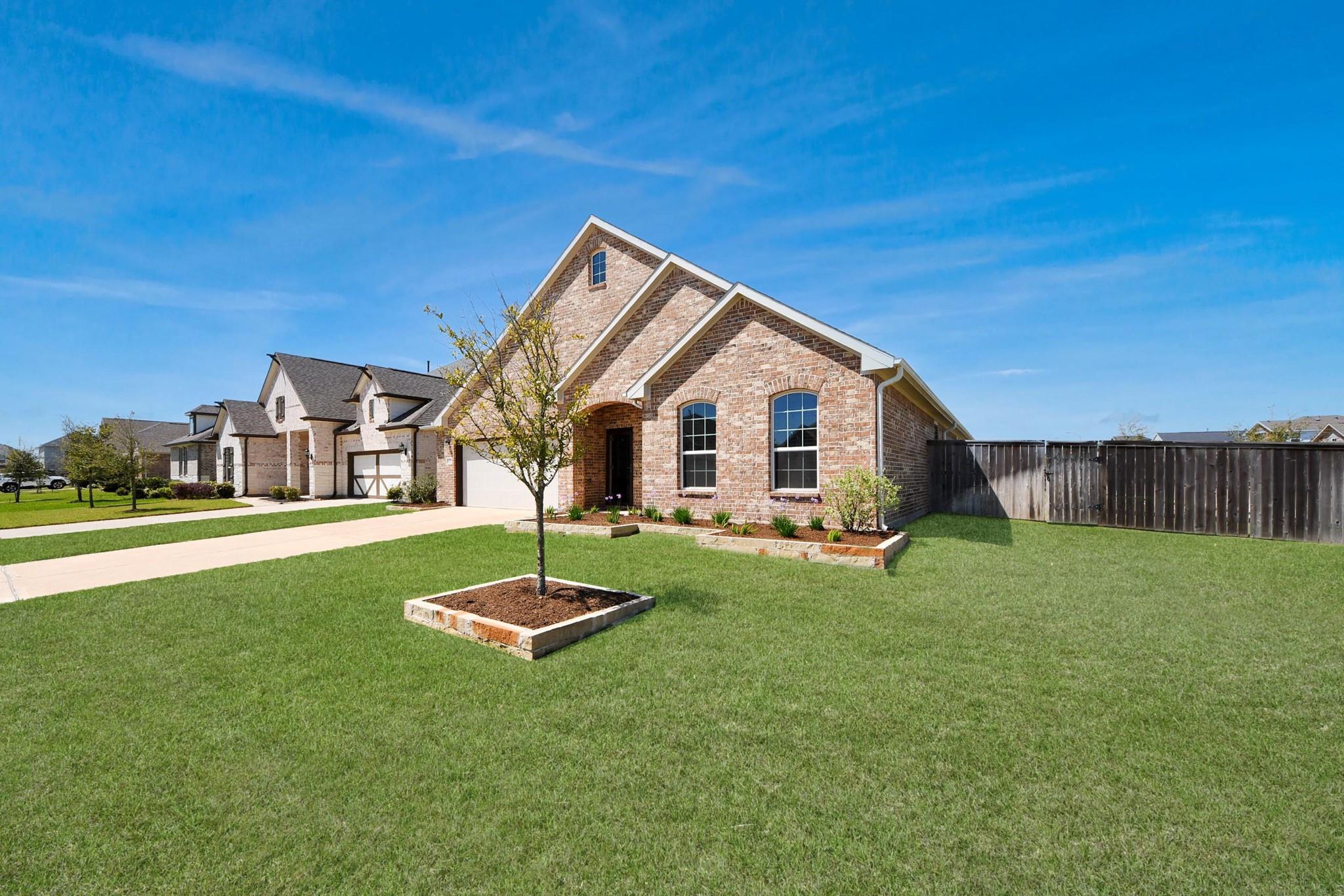 21231 Grey Bloom Avenue