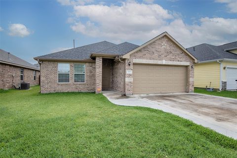 Photo of 526 N 2nd Street, La Porte, TX 77571 (MLS # 20235010)