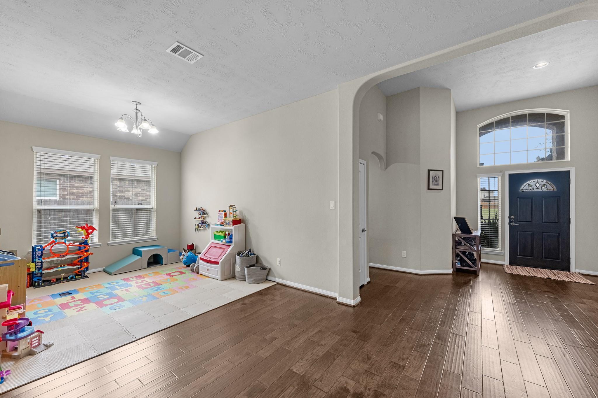 9706 Yellow Rose Drive