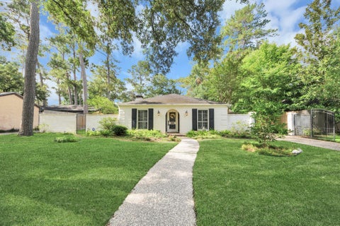 Photo of 10115 Holly Springs Drive, Houston, TX 77042 (MLS # 94931524)
