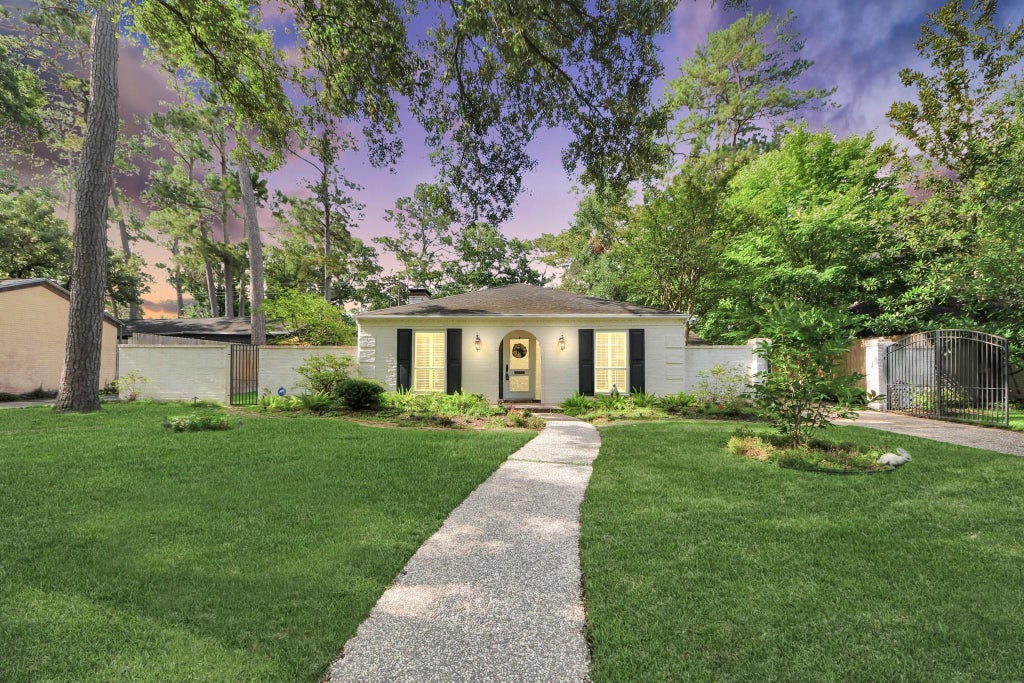 Photo of 10115 Holly Springs Drive, Houston, TX 77042 (MLS # 94931524)