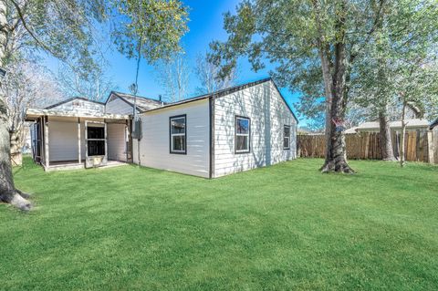 Tiny photo for 1706 12th Street, Houston, TX 77547 (MLS # 78754704)