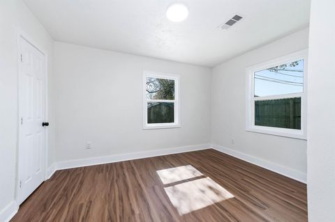 Tiny photo for 1706 12th Street, Houston, TX 77547 (MLS # 78754704)