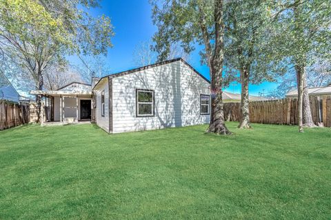 Tiny photo for 1706 12th Street, Houston, TX 77547 (MLS # 78754704)