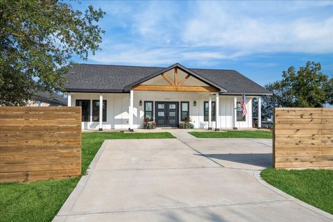Photo of 12915 Green Valley Drive, Rosharon, TX 77583 (MLS # 64064800)