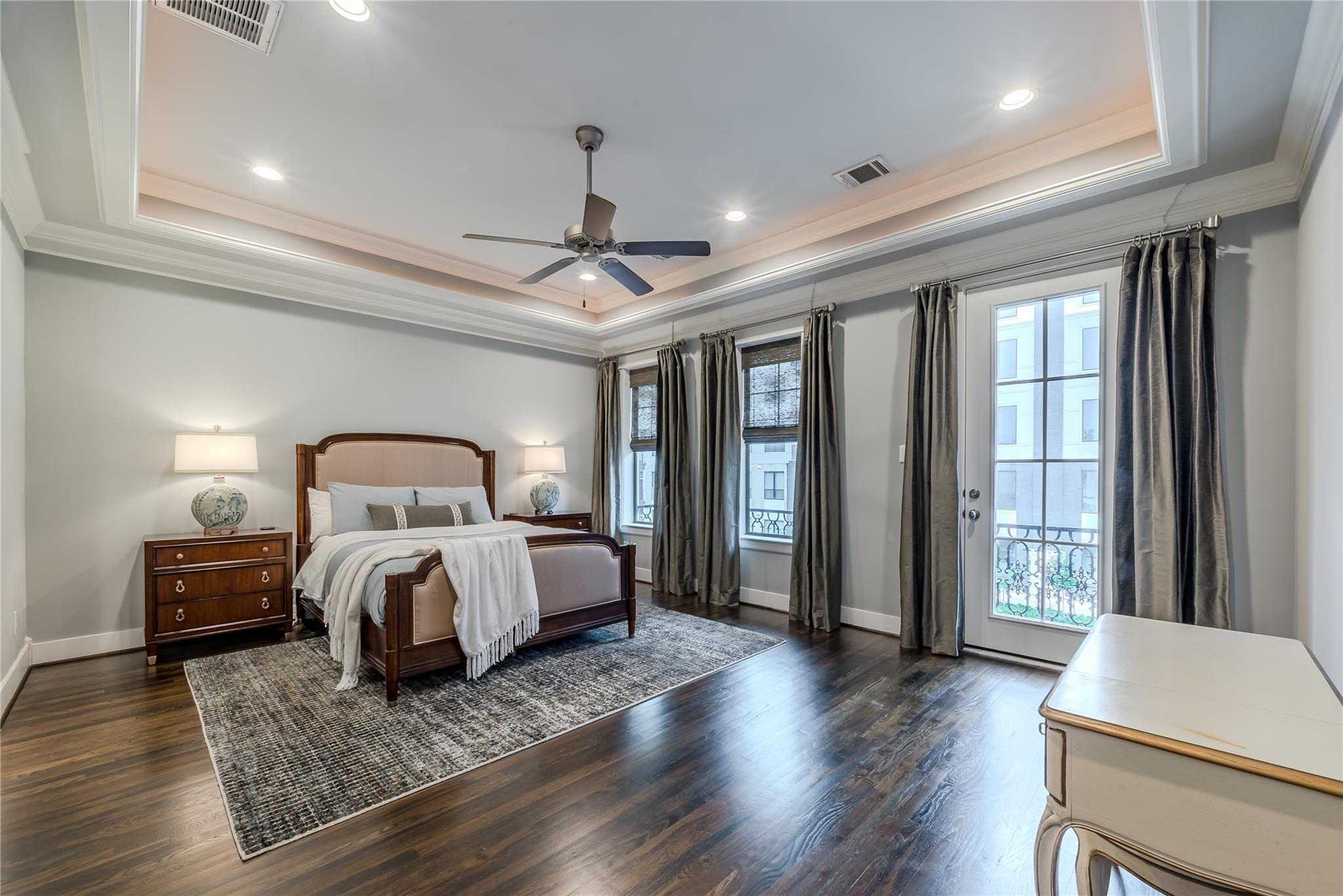 Houston, Texas 77008, United States, 3 Bedrooms Bedrooms, ,4 BathroomsBathrooms,Residential,Active,211216