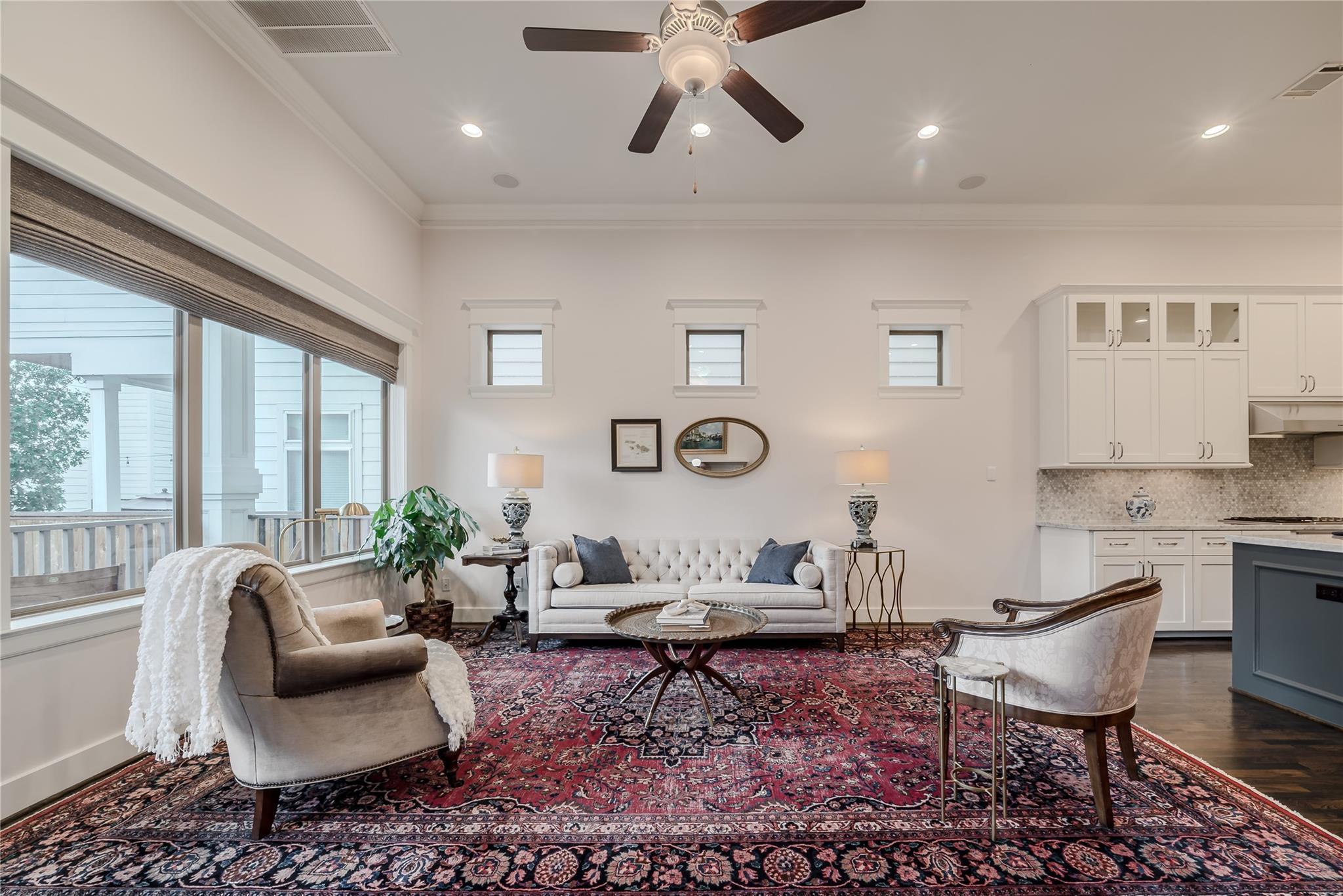 Houston, Texas 77008, United States, 3 Bedrooms Bedrooms, ,4 BathroomsBathrooms,Residential,Active,211216