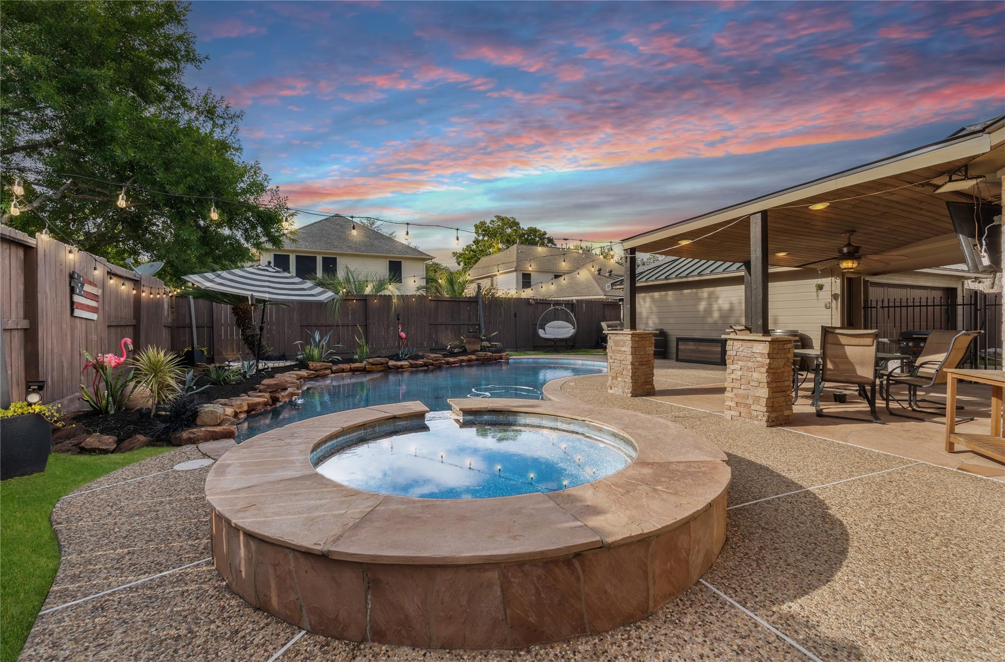 2437 La Rochelle Court